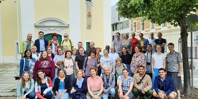 Die Missio-Nationaldirektion mit Missio Nationaldirektor P. Karl Wallner OCist (letzte Reihe Mitte) bei ihrem Besuch in Eisenstadt im Juni 2022.