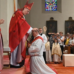 Handauflegung des Bischofs