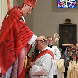 Handauflegung des Bischofs