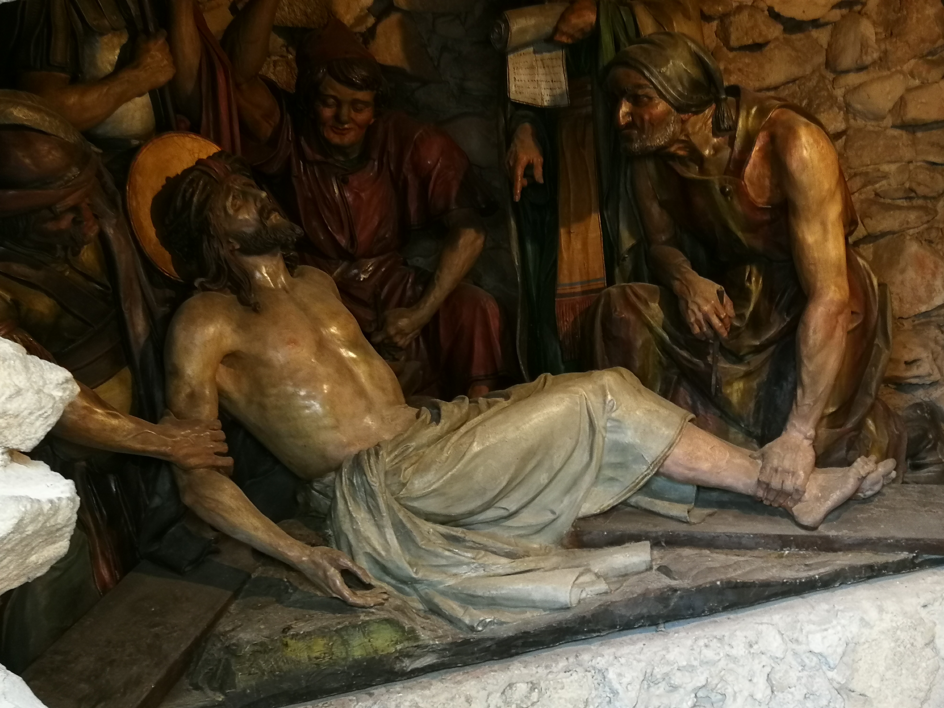 15. Station:  Jesus wird an das Kreuz genagelt