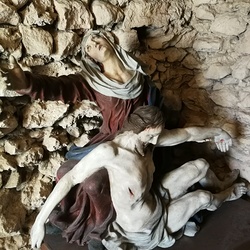 19. Station - Jesus wird in den Schoß seiner Mutter gelegt