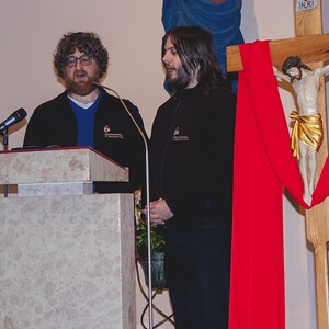 Die beiden Jesus-Darsteller Andreas Schalling und Rupert Kugler sprachen bei der feierlichen Angelobungsmesse am Christkönigssonntag stellvertretend für alle Mitwirkenden der Passionsspiele St. Margarethen die Gelöbnisformel. 