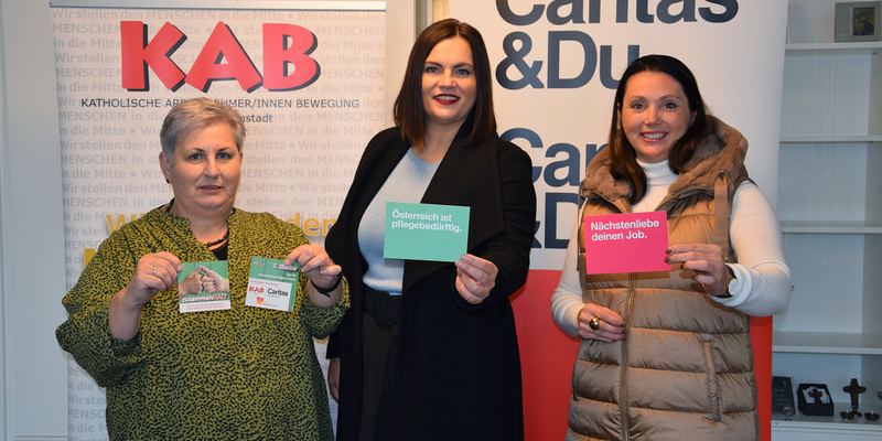 Andrea Lagler, Generalsekretärin der Katholischen Aktion (links), Landesrätin Astrid Eisenkopf (Mitte) und Caritas–Direktorin Melanie Balaskovics (rechts)  setzten gemeinsam ein starkes Zeichen anlässlich des Welttages der menschenwürdigen Arbeit.