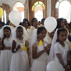 Dank Erzbischof Powathil können diese jungen Menschen die Heilige Messe wieder im Ritus ihrer Vorfahren feiern 