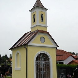 Kapelle auf dem Friedhof in Rauchwart