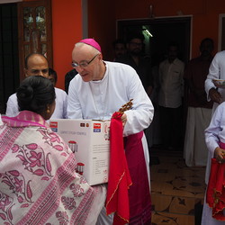 Zum Einstand gibt es noch ein Küchengerät dazu