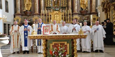 Bischof András Veres aus Györ und Bischof Ägidius Zsifkovics  feierten gemeinsam mit den Pilgern der Dreiländerwallfahrt