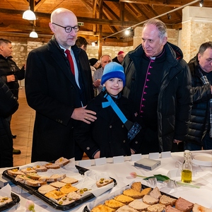 Robert Jonischkeit und Pfarrer Željko Odobašić