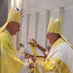 Dank an Kardinal Jean-Claude Hollerich durch Bischof Ägidius J. Zsifkovics