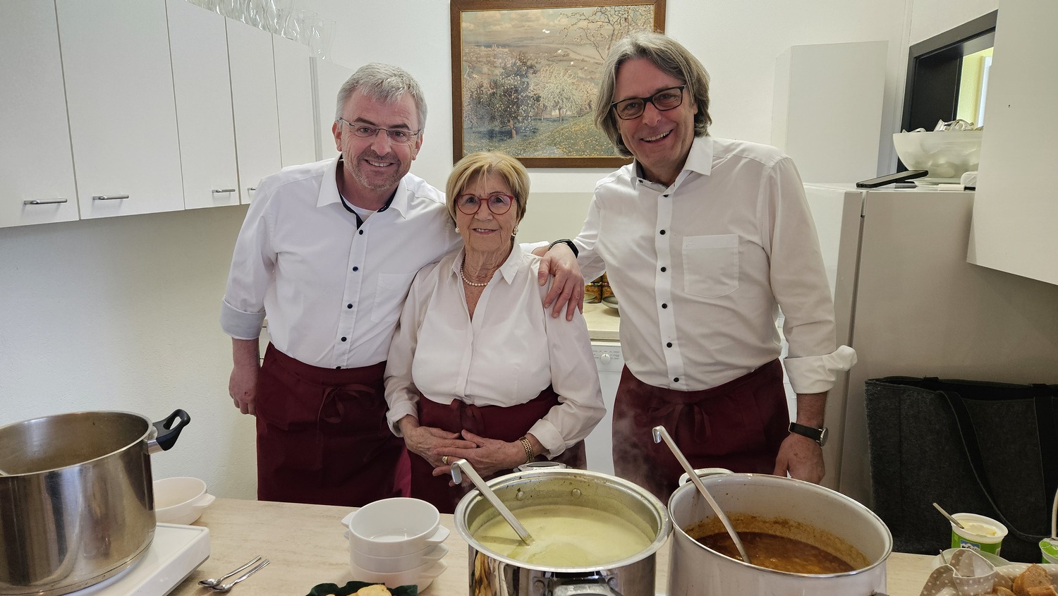 Fastenzeit / Nadja Hutter v.l. Pfarrgemeinderat Andi Reisner, Anna Puntigam und Bürgermeister Gerhard Hutter