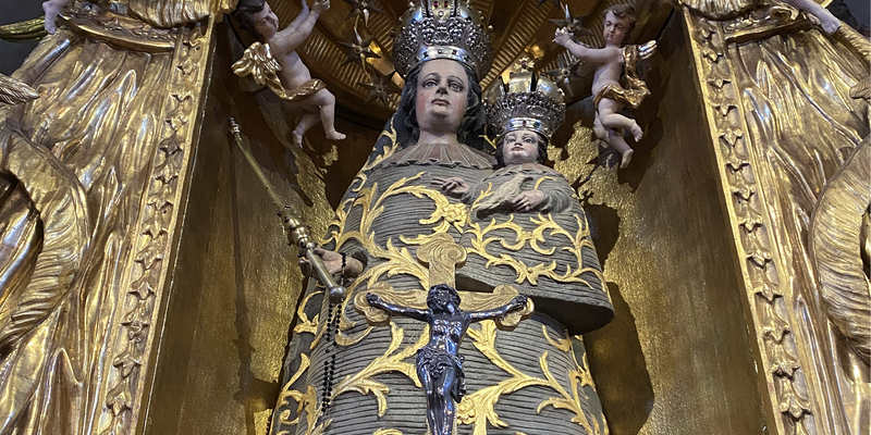 Fürst Paul I. Esterházy ließ nach dem Vorbild des Gnadenbildes in Maria Einsiedeln (Schweiz) eine Steinfigur der Maria mit Kind anfertigen und nach Eisenstadt bringen. Seit 1711 ist die Gnadenkapelle der Pfarrkirche Mariä Heimsuchung ihre Heimat