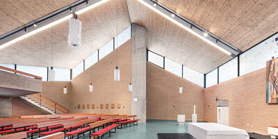 Die neugestaltete Pfarrkirche Mariä Himmelfahrt in Bad Sauerbrunn