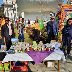 Suppe im Glas am Bauernmarkt