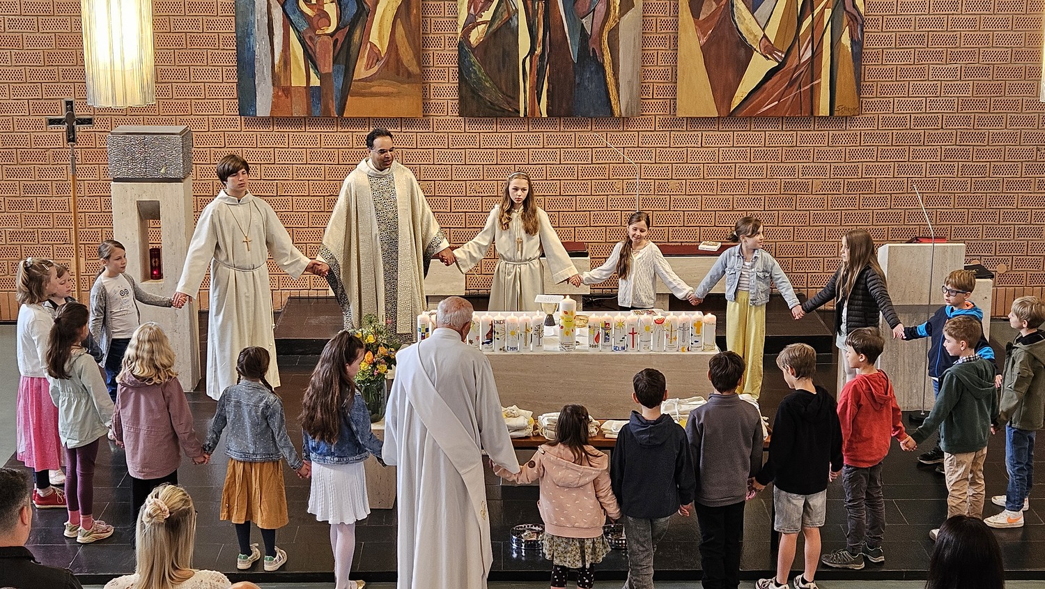 Erstkommunion 25 / Nadja Hutter Hl. Messe - Vater unser