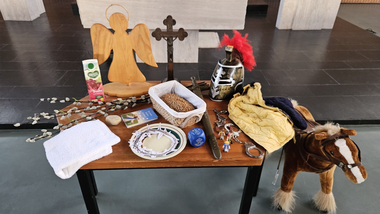 Fastenzeit / Nadja Hutter Kreuzwegutensilien