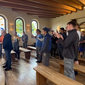 Padre Guilherme zu Besuch bei der Gemeinschaft Cenacolo