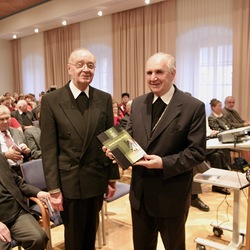 Buchpräsentation und Ausstellungseröffnung anlässlich des 70. Geburtstages von Bischof Paul Iby.