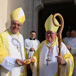 Diözesanbischof Ägidius J. Zsifkovics und Kardinal Jean-Claude Hollerich